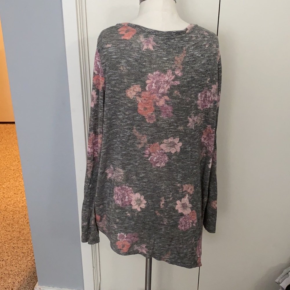 ‼️CLOSET CLOSING‼️ - Picture 3 of 5